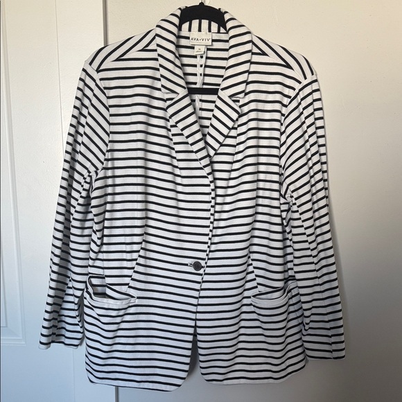 Ava & Viv Jackets & Blazers - Ava & Viv Black and White Striped Blazer